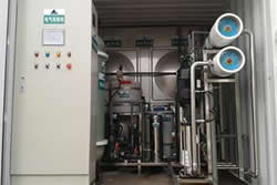 Sistema de purificación de agua en contenedores por ósmosis inversa